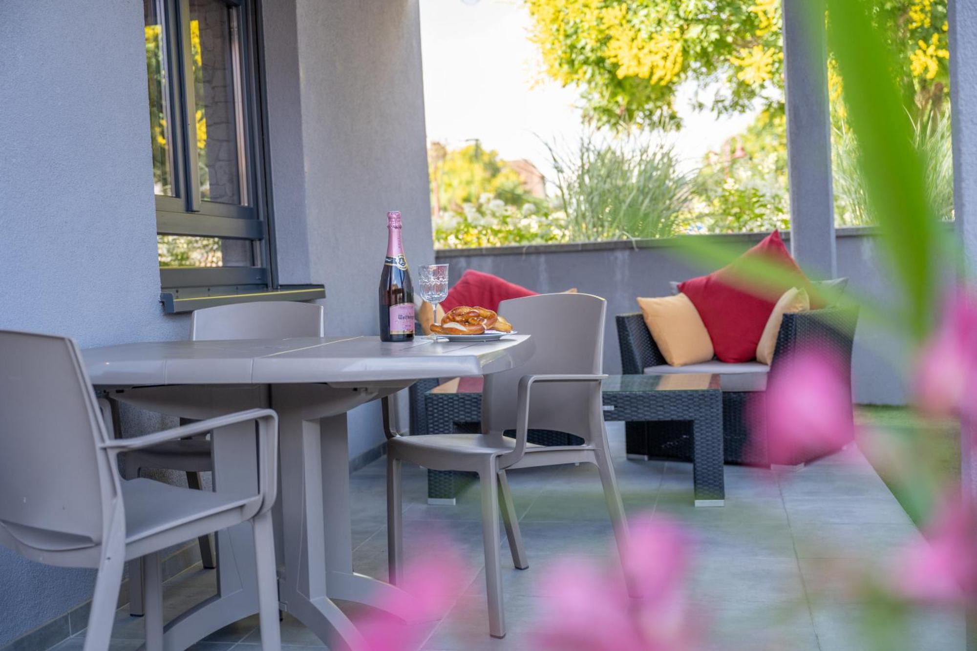 Le Refuge Des Sorciers Apartment Horbourg Exterior photo